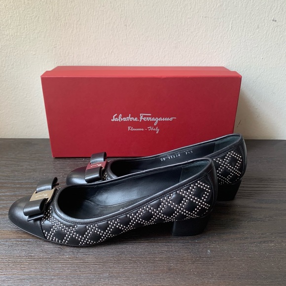 Salvatore Ferragamo VARA  Studded QS Low heel Pump shoes - Picture 5 of 11